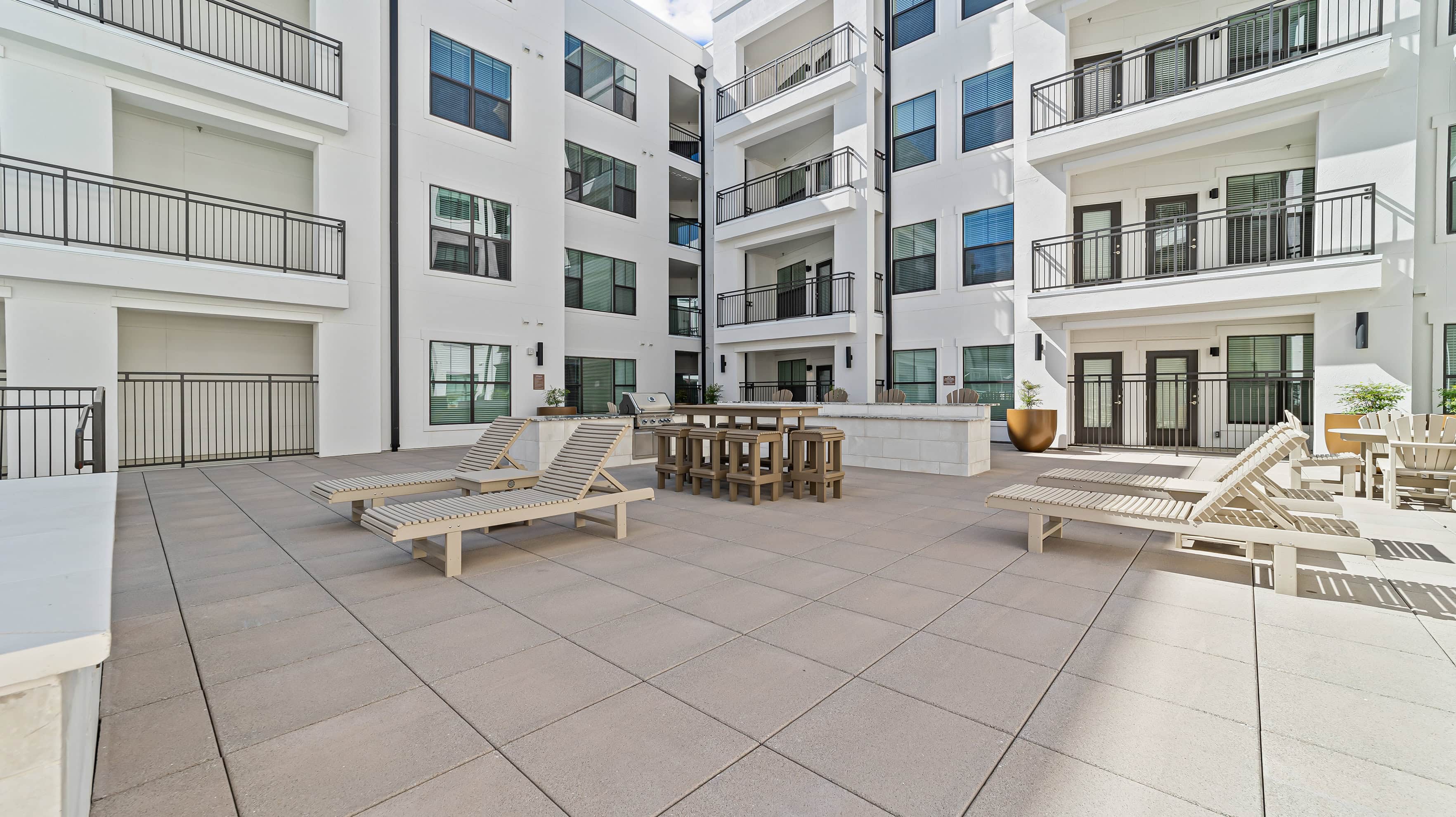 Photos - The Harbor Hill Apartments